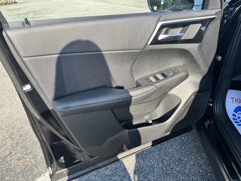 New 2025 Mitsubishi Outlander SE image 14