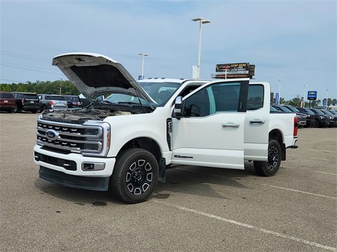 Used 2024 Ford F250 Platinum image 19