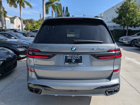New 2026 BMW X7 M60i image 5