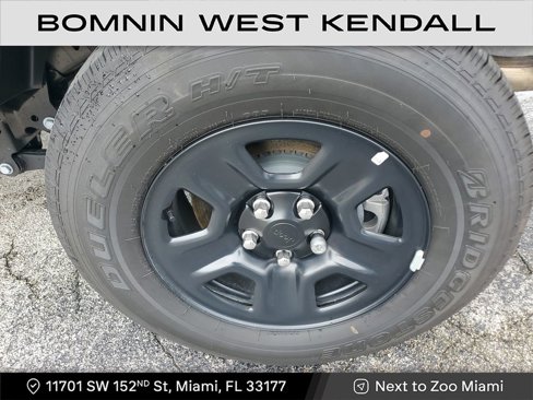 Used 2025 Jeep Gladiator Sport image 5