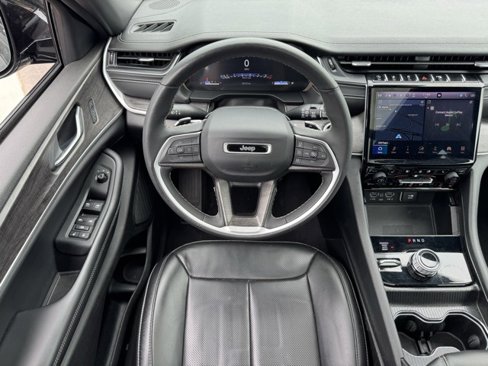 Used 2024 Jeep Grand Cherokee L Limited w/ Luxury Tech Group II image 15