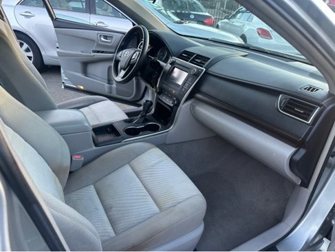 Used 2016 Toyota Camry LE image 14