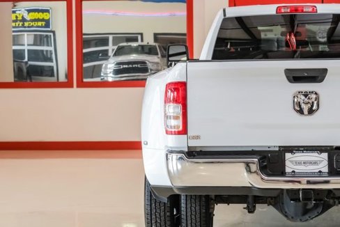Used 2024 RAM 3500 Tradesman w/ Chrome Appearance Group image 43