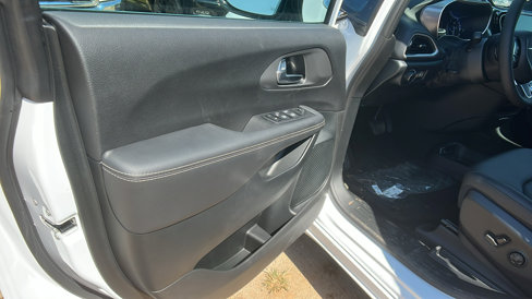 New 2026 Chrysler Voyager LX image 15
