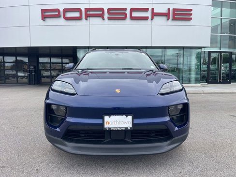 Used 2025 Porsche Macan 4 Electric image 6