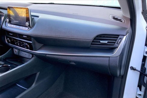 Used 2023 Nissan Rogue S image 16
