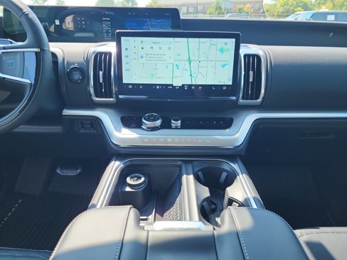 New 2025 Ford Expedition Platinum image 13