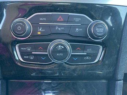 Used 2018 Chrysler 300 Limited w/ Safetytec Plus Group image 31
