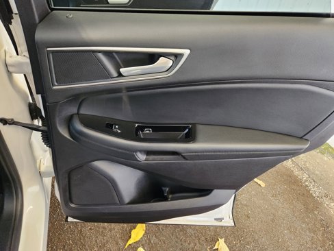 Used 2019 Ford Edge SEL w/ Equipment Group 201A image 18