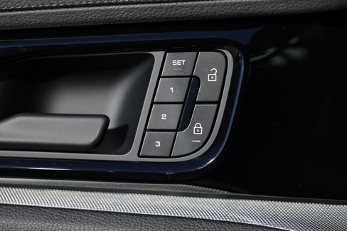 New 2025 Porsche Panamera 4 image 19