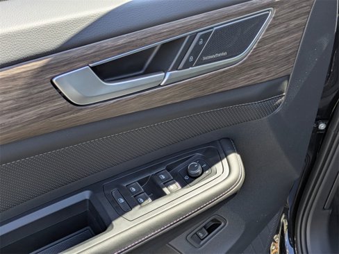 New 2025 Volkswagen Atlas SEL Premium R-Line image 11