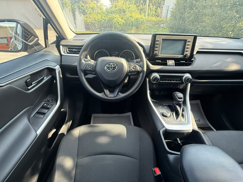 Used 2022 Toyota RAV4 LE image 13