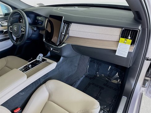 New 2026 Volvo XC90 B6 Plus w/ Protection Package Premier image 32