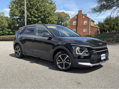 Used 2023 Kia Niro EX image 2