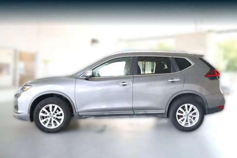 Used 2018 Nissan Rogue SV w/ Premium Package image 8