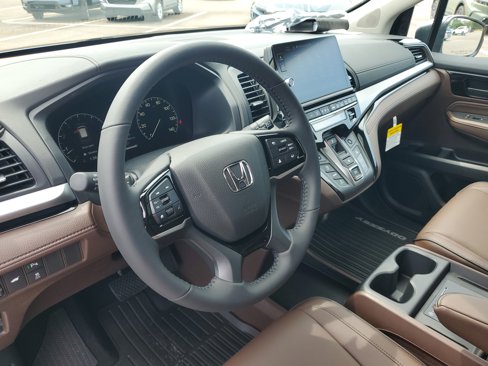 New 2026 Honda Odyssey Touring image 13