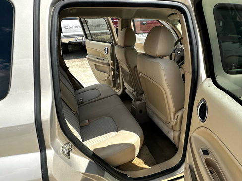 Used 2009 Chevrolet HHR LS image 24