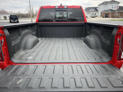 Used 2022 RAM 1500 Big Horn w/ Night Edition image 8