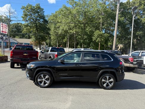 Used 2019 Jeep Cherokee Limited image 2