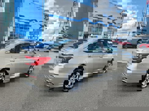 Used 2019 Honda Accord LX image 2