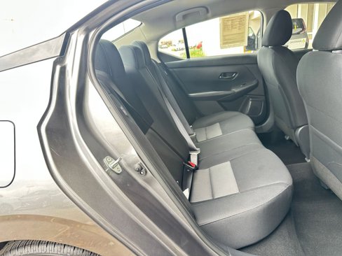 Used 2025 Nissan Sentra SV image 39