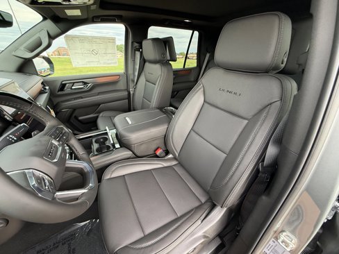 New 2026 GMC Yukon Denali w/ Denali Reserve Package image 10