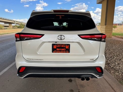 Used 2021 Toyota Highlander XSE image 4