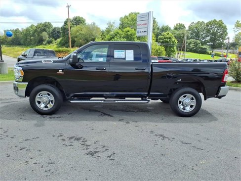 Used 2024 RAM 2500 Tradesman w/ Chrome Appearance Group image 7