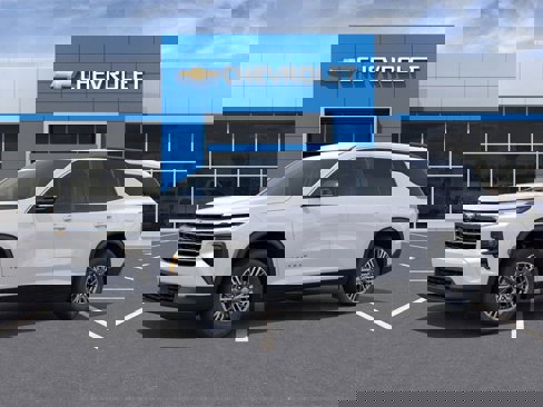 New 2026 Chevrolet Traverse LT image 2