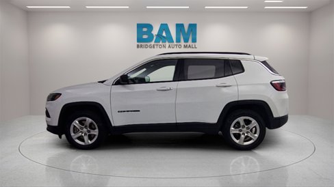 Used 2024 Jeep Compass Latitude image 4