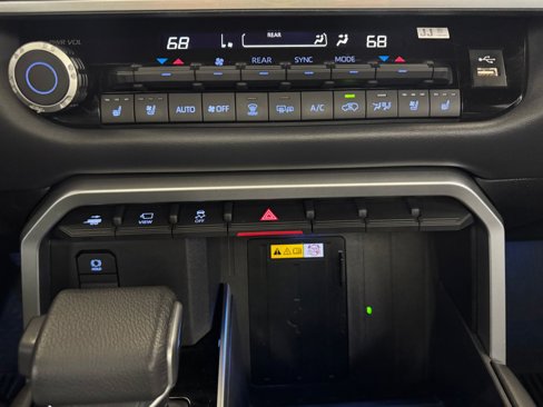 Used 2024 Toyota Sequoia Platinum image 30