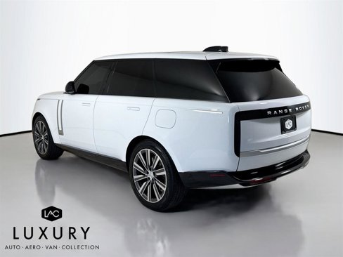 Used 2025 Land Rover Range Rover Autobiography image 6