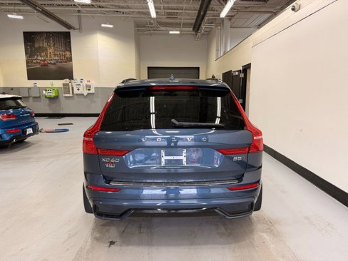 Used 2024 Volvo XC60 B5 Ultimate w/ Protection Package Premier image 4