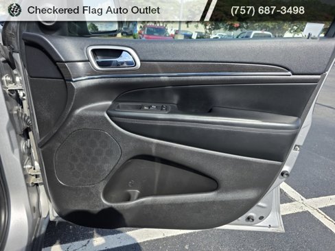 Used 2018 Jeep Grand Cherokee Limited w/ Luxury Group II image 43