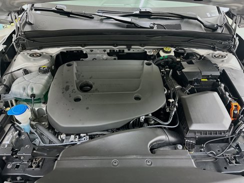 Used 2025 Volvo XC40 B5 Plus image 36