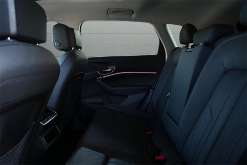 Used 2024 Audi Q8 e-tron Premium image 26