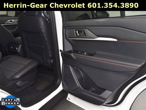 Used 2025 Ford Explorer ST-Line w/ Premium Package image 17
