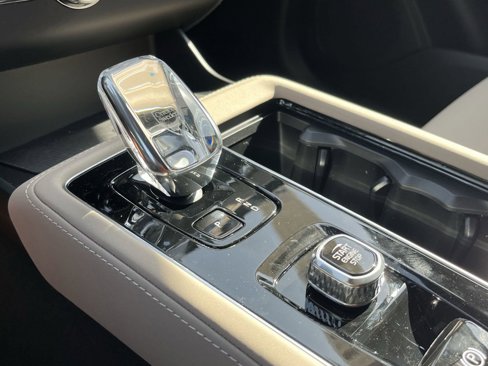 New 2026 Volvo XC90 T8 Plus image 17