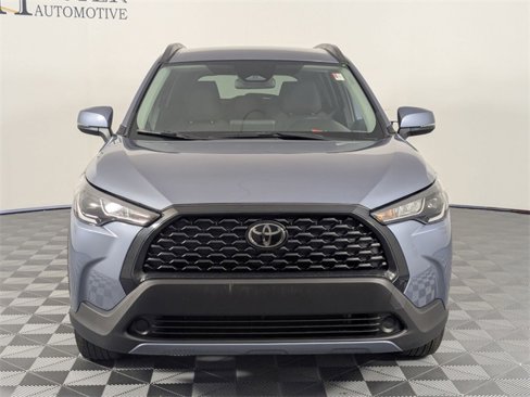Used 2024 Toyota Corolla Cross LE image 3