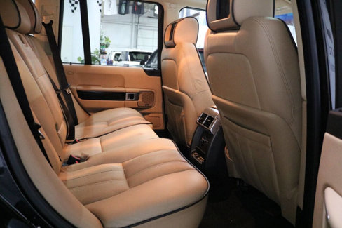 Used 2010 Land Rover Range Rover HSE LUX image 41