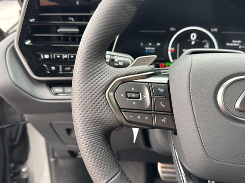 New 2025 Lexus TX 500h AWD image 19