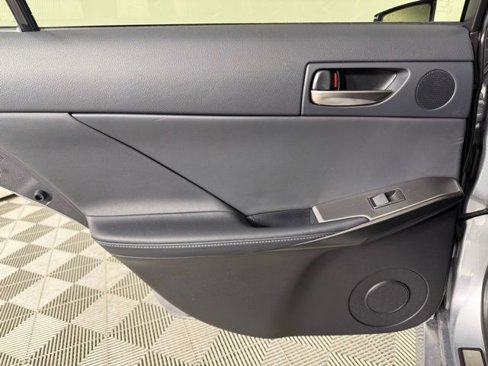 Used 2025 Lexus IS 500 image 28
