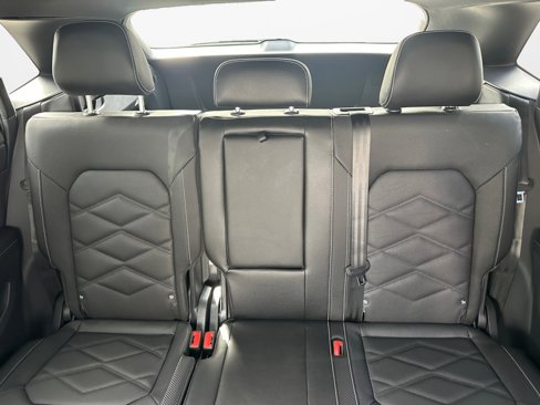 New 2025 Volkswagen Atlas Cross Sport SE image 12