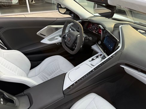 Used 2024 Chevrolet Corvette Stingray Premium Conv w/ Z51 Performance Package image 18