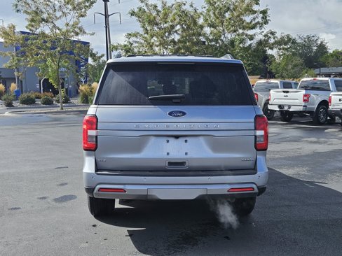 Used 2023 Ford Expedition Max XLT image 6