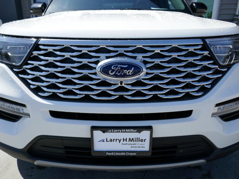 Certified 2024 Ford Explorer Platinum w/ Technology Package image 3