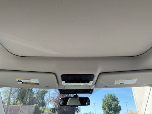 New 2025 Mitsubishi Outlander SEL image 18