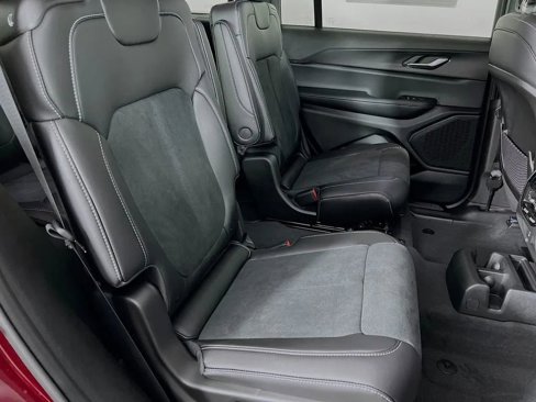 New 2025 Jeep Grand Cherokee L Altitude image 29