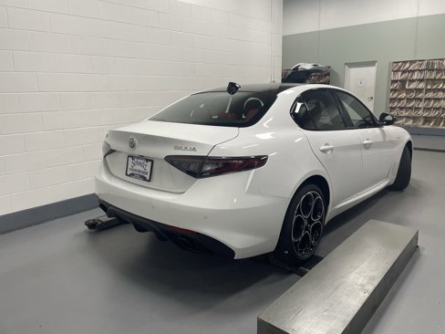 New 2025 Alfa Romeo Giulia AWD w/ Veloce Package AWD image 2