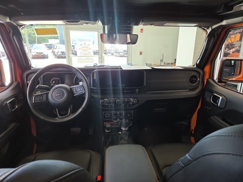 Used 2025 Jeep Wrangler Unlimited Rubicon 392 image 2